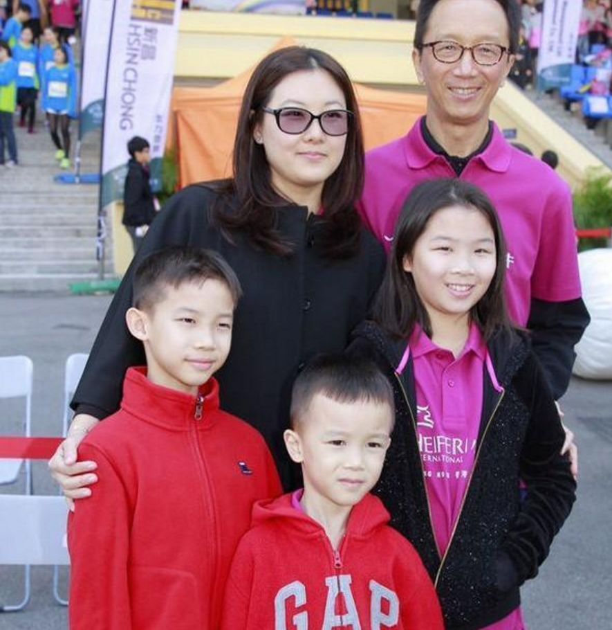 杨幂|伏明霞的倔强情史，靠名气征服了4个男人，24岁嫁50岁百亿富豪