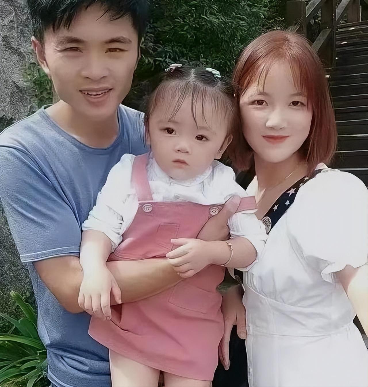 2019年,6个月大的她坐在外卖箱里跟着爸爸送外卖,现在他们过得怎么样?
