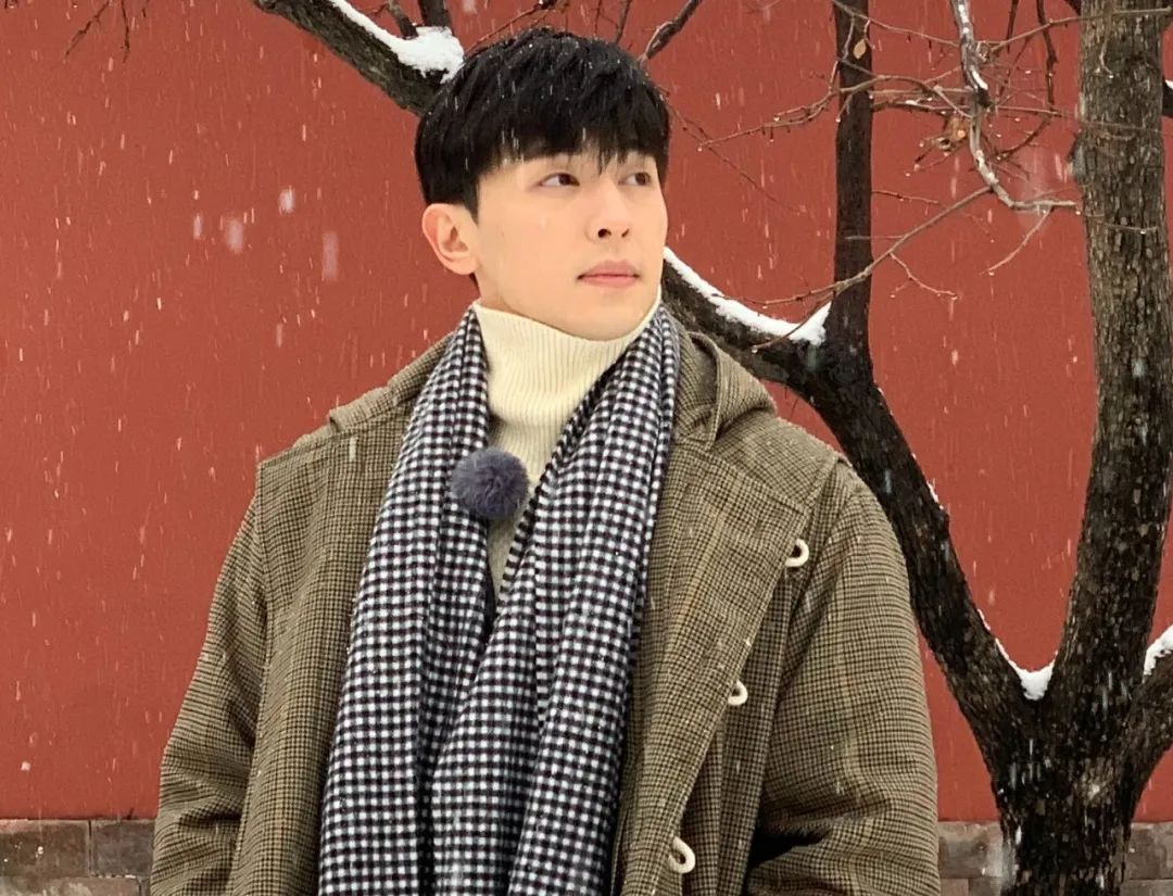 成龙|邓伦自毁前程,个人道歉与央视报道不符,成了“两面人”