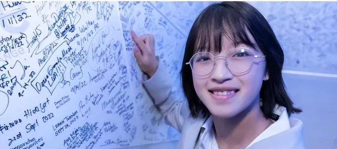 14岁少女,到纽交所敲钟