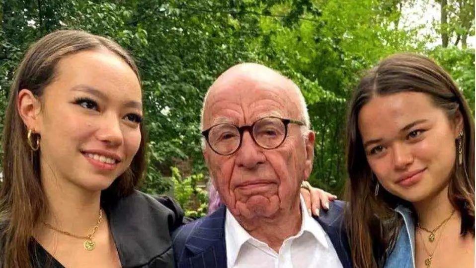 邓文迪|默多克的小女儿：五官像爸爸，身家过亿，母亲是手段高明的邓文迪