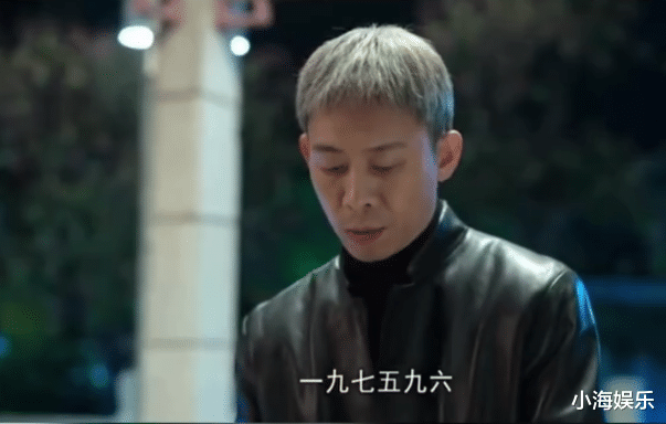 安欣|《狂飙》孟钰包包15万，安欣一件风衣2万块，果然影视剧中无穷人