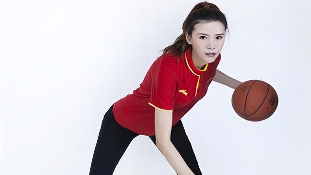 许诺|中国“篮球女神”许诺，35岁仍是单身，直言择偶对象要比自己高