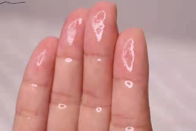案例:湖南男子摸到不明液体疑为女友与人有染的实据,结果很悲哀