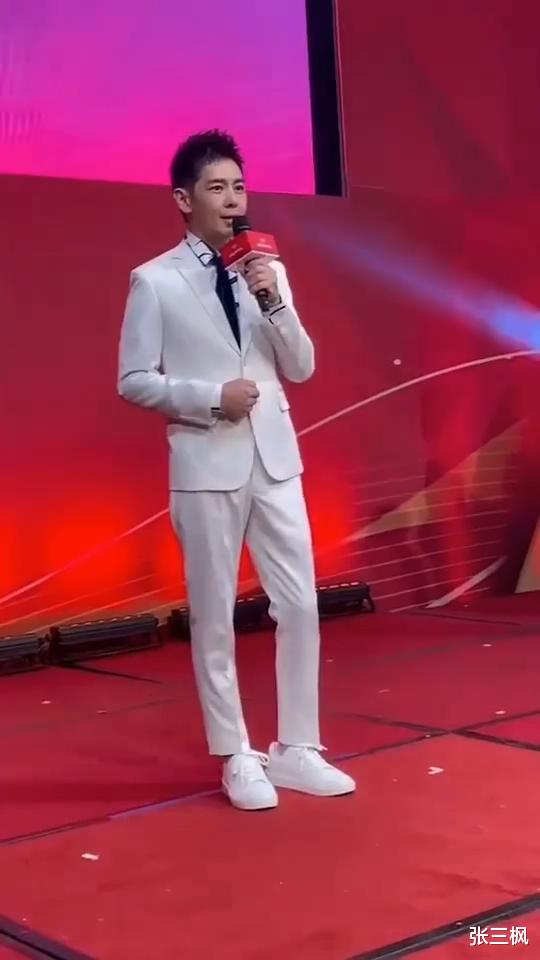 林志颖|林志颖车祸后首度现身活动,模样略有改变,受伤右手全程没拿麦