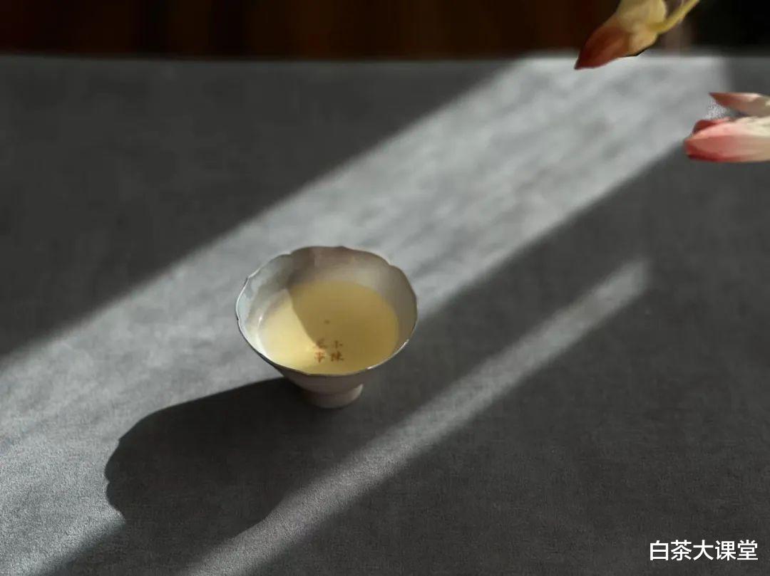 寿眉|网友评价,寿眉才算老白茶,商家不会将白牡丹称为老茶?