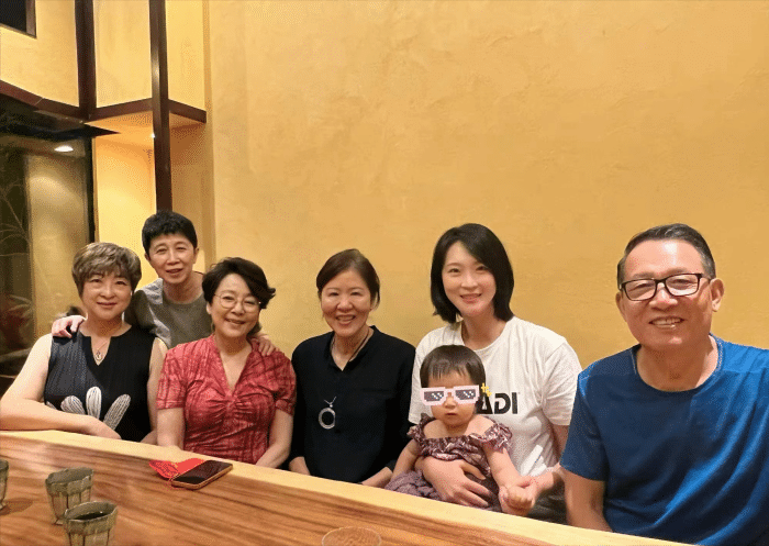 郎平|62岁郎平公开亮相！迷恋钓鱼与坚持健身，一头黑发+化淡妆状态佳