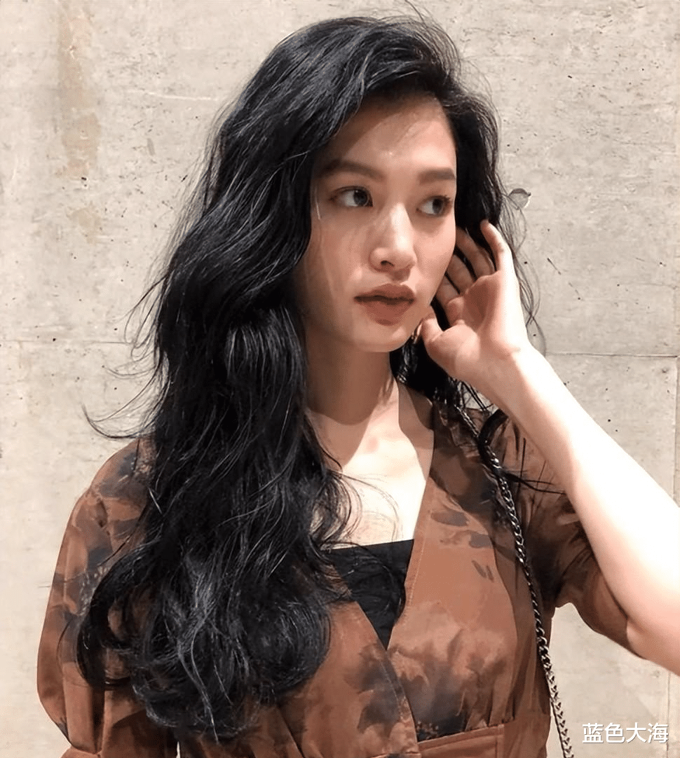 刘海 美人“在骨不在皮”，脸上有这3种特征的女人，年纪越大越有气质