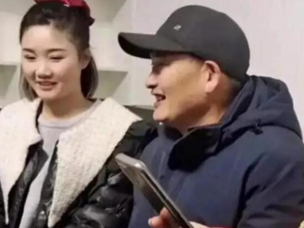 朱之文|大衣哥有望抱孙子？单县媒婆给朱小伟说媒，网友：看你想嫁进朱家