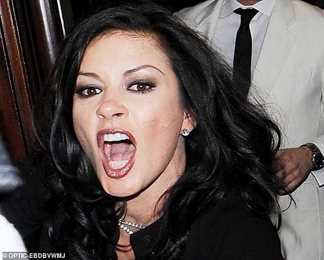 琼斯|道格拉斯：好莱坞最高段位花心浪子，把小25岁泽塔琼斯吃得死死的