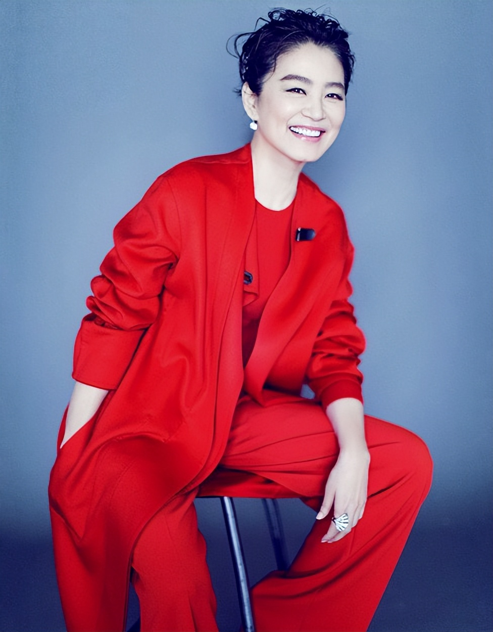 林青霞|“潇洒贵妇”林青霞：18个佣人10只看门狗，厨师仅4年满头白发？