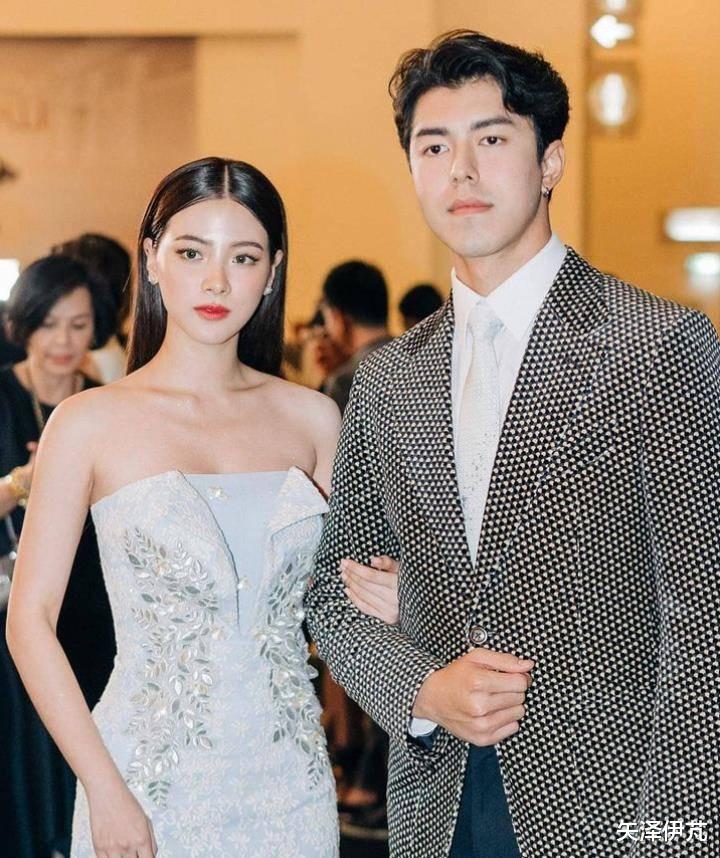 电影|偶像剧照进现实!国外顶流女星被男演员公开告白,5年友情变爱情