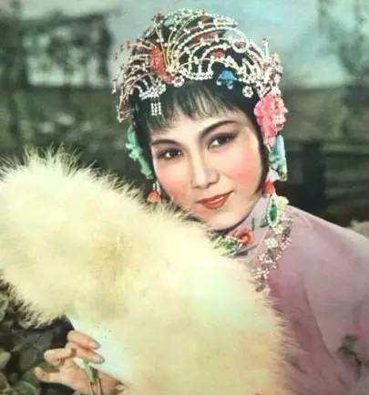 戏曲|评剧大师新凤霞提起严凤英就伤心落泪,其实二位文革中太不容易了