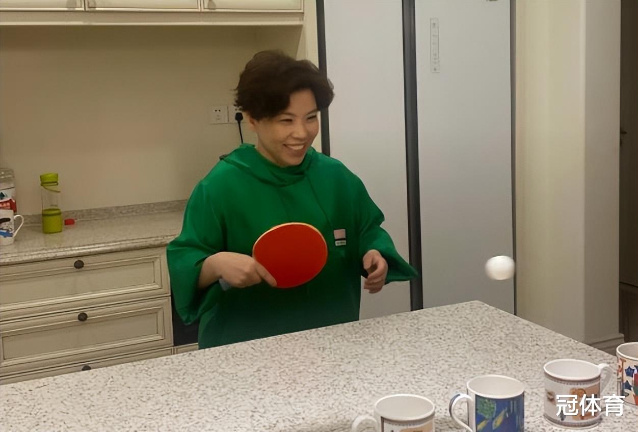 邓亚萍|邓亚萍骄傲宣布：儿子有天赋！三分投篮11中10，犹如库里附体