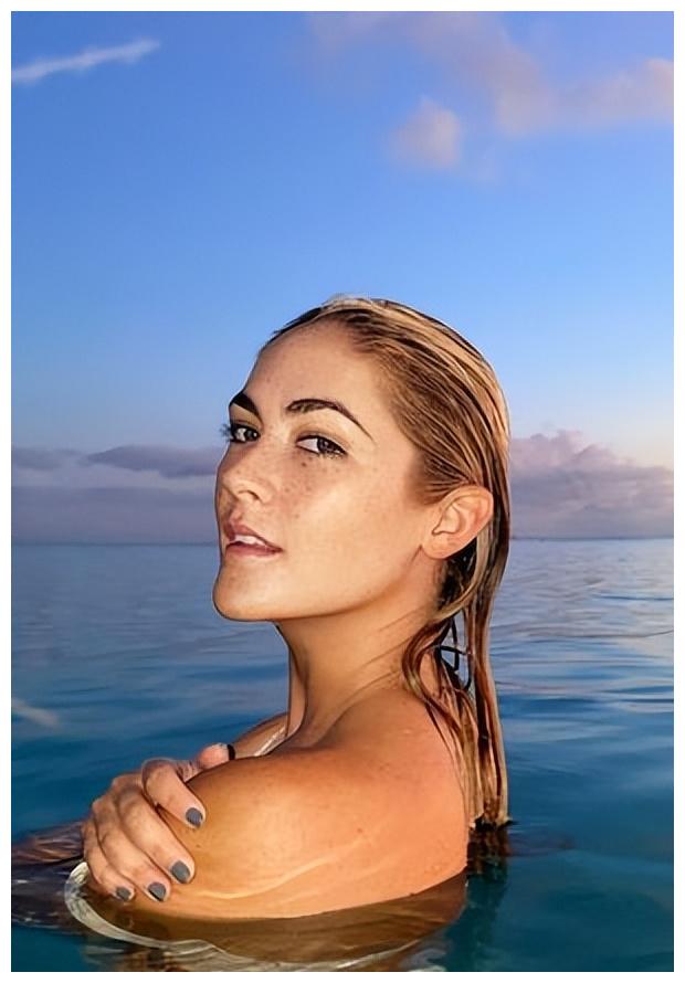 孤儿怨|《孤儿怨》明星伊莎贝尔福尔曼变大美女,度假大秀身材,令人惊艳