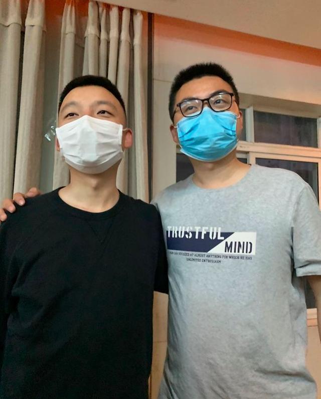 许敏|姚家男儿直播分享聚餐画面,许敏姚爸再同框,与姚威关系仍是焦点