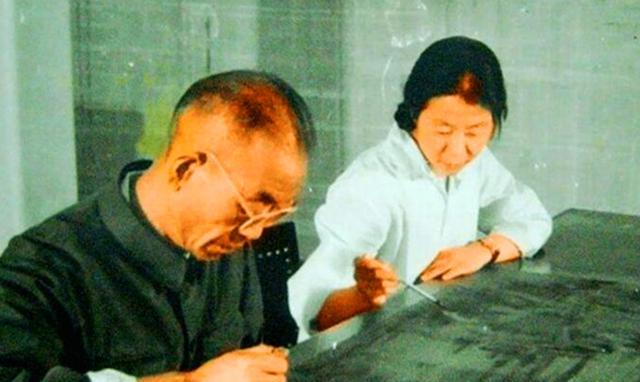 江苏300年老宅拆迁发现千年古画,文物贩子不敢收,专家估值5个亿