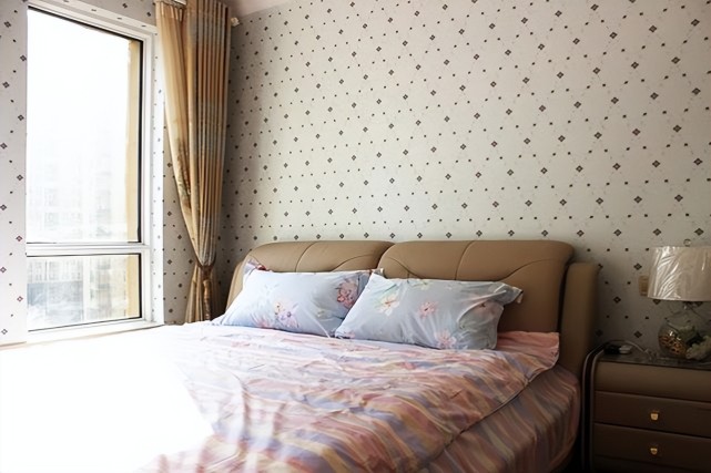 老婆嫌客厅太大,非要辟一半空间打榻榻米,保证你们都没见过