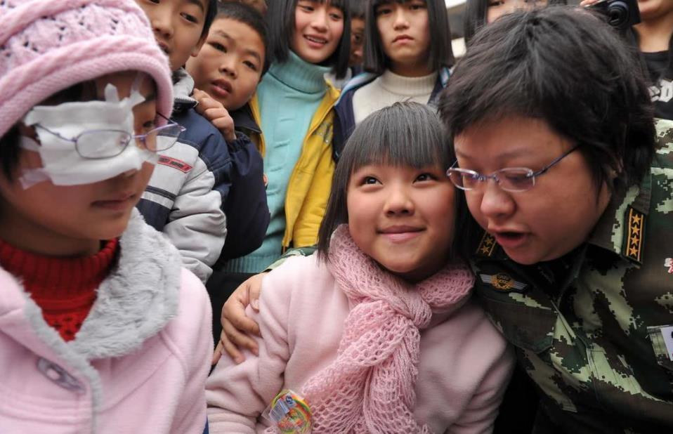 韩红|当年韩红被继父扫地出门，韩红年入5000万之后，继父回头认亲