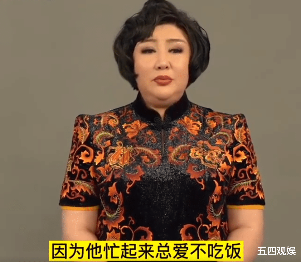 郭德纲|郭德纲又来秀恩爱了，郭麒麟、郭汾阳、岳云鹏紧随其后，摇旗呐喊