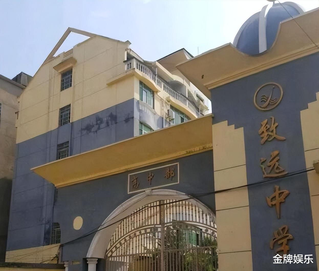 |胡鑫宇案最新进展!网友在后山发现一件遗落的蓝色外套