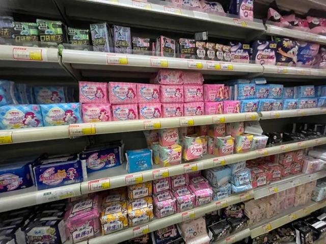 3毛钱一片的卫生巾,一年卖出1.5亿,这些牌子在淘特火了