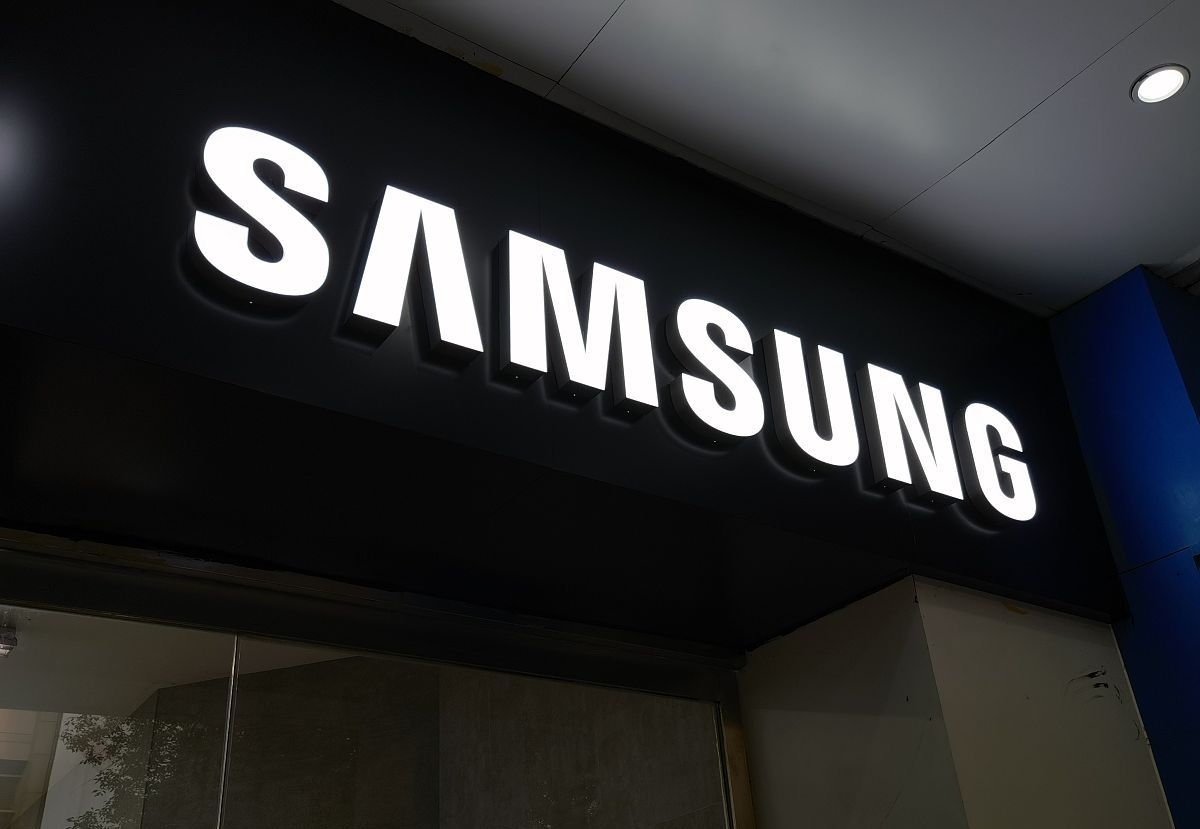 显示器|意料之外,华为鸿蒙刚传来消息,国际巨头就助攻了谷歌