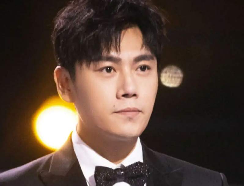 秦昊|秦昊将坏人演活，从备受质疑到迎来辉煌，成为最不起眼的影帝