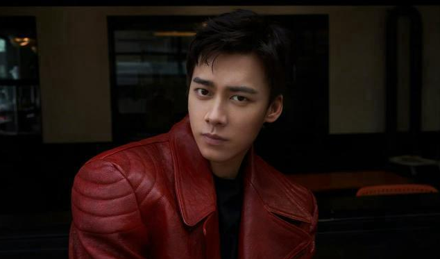 李易峰|李易峰“嫖娼事件”持续发酵:前老板在线吃瓜,经纪人发声辟谣!