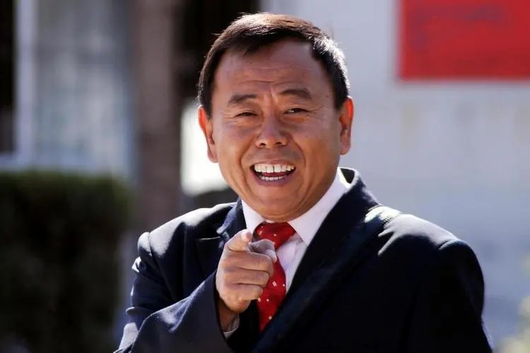 |潘子卖酒终于卖出事了,真把粉丝当傻子