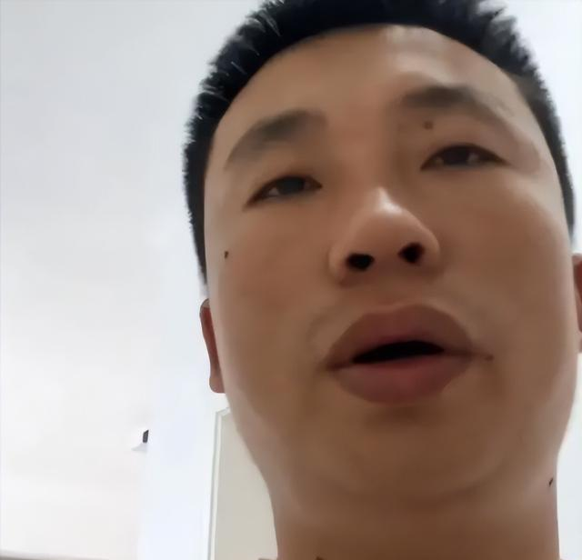 小小年纪就被当成赚钱工具!9岁小网红父母离婚,账号归爸爸所有