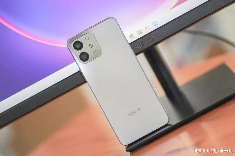 红米手机|不建议买！荣耀新机正式开卖，对标红米仅售1199元！性能拍照鸡肋