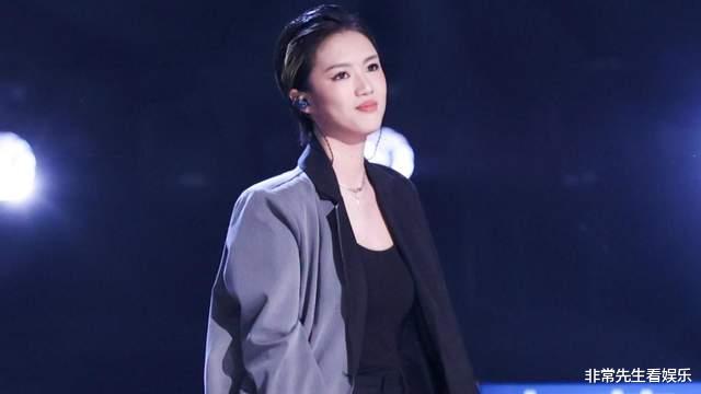 李荣浩|《好声音》5强出炉,冠军大概率二选一,李楚楚被骂,周菲戈可惜