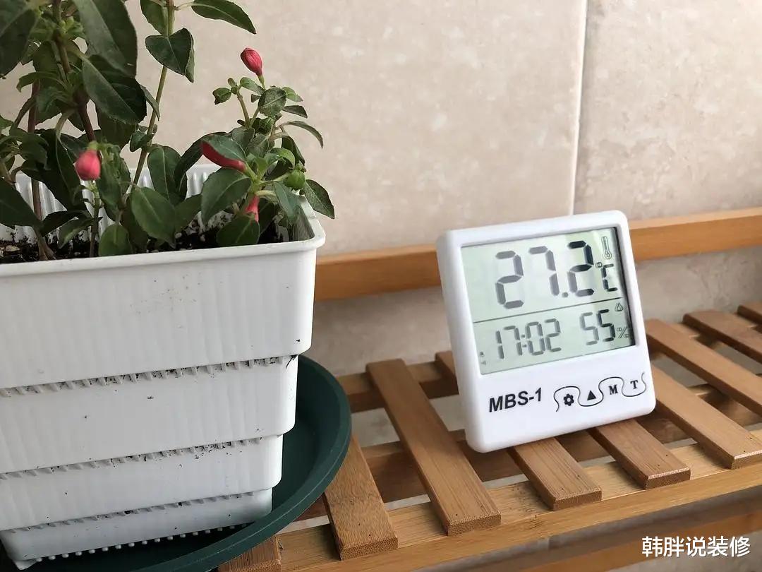 客厅阳台是打通好,还是装推拉门好?看完优缺点,你心里就有数了