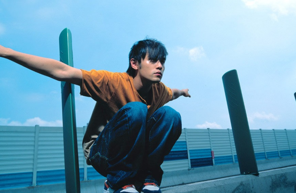 周杰伦|每次周杰伦出新专辑,新专辑最初带来的反馈,都是「江郎才尽」!