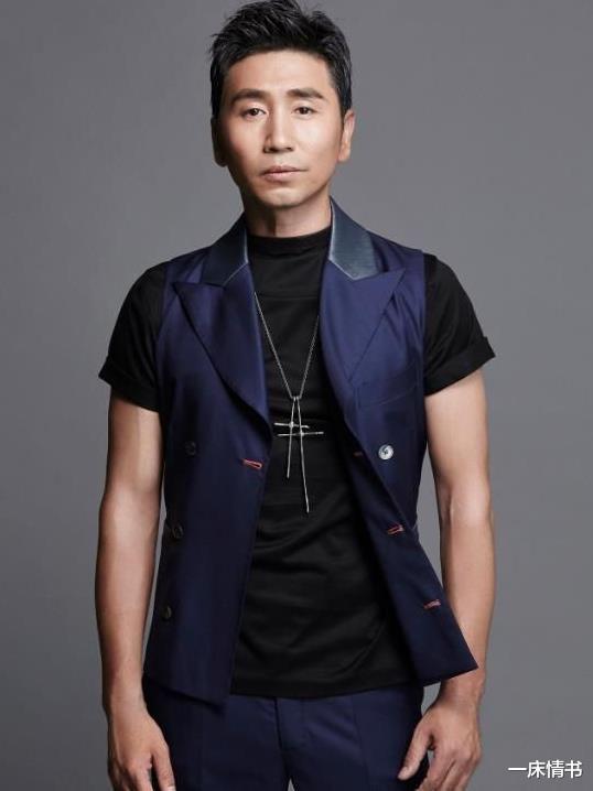 沙宝亮|沙宝亮也难逃父女恋魔咒，女友比他小16岁，离过婚还有两个娃