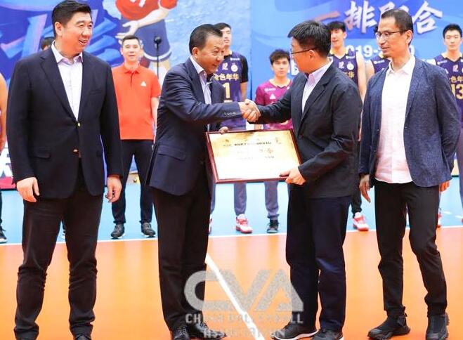 蔡斌|遭遇两大难解之题，新主帅蔡斌工作受阻，中国女排又回到原点