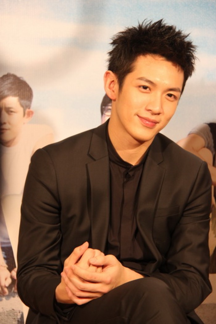 台湾|32岁知名男星意外受伤!脸部破相严重生命垂危,经纪人出面回应