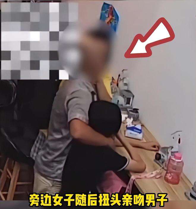 浙江绍兴,35岁女子尹某带着只有13岁的女儿,与34岁男友孙某到奶茶店消费时