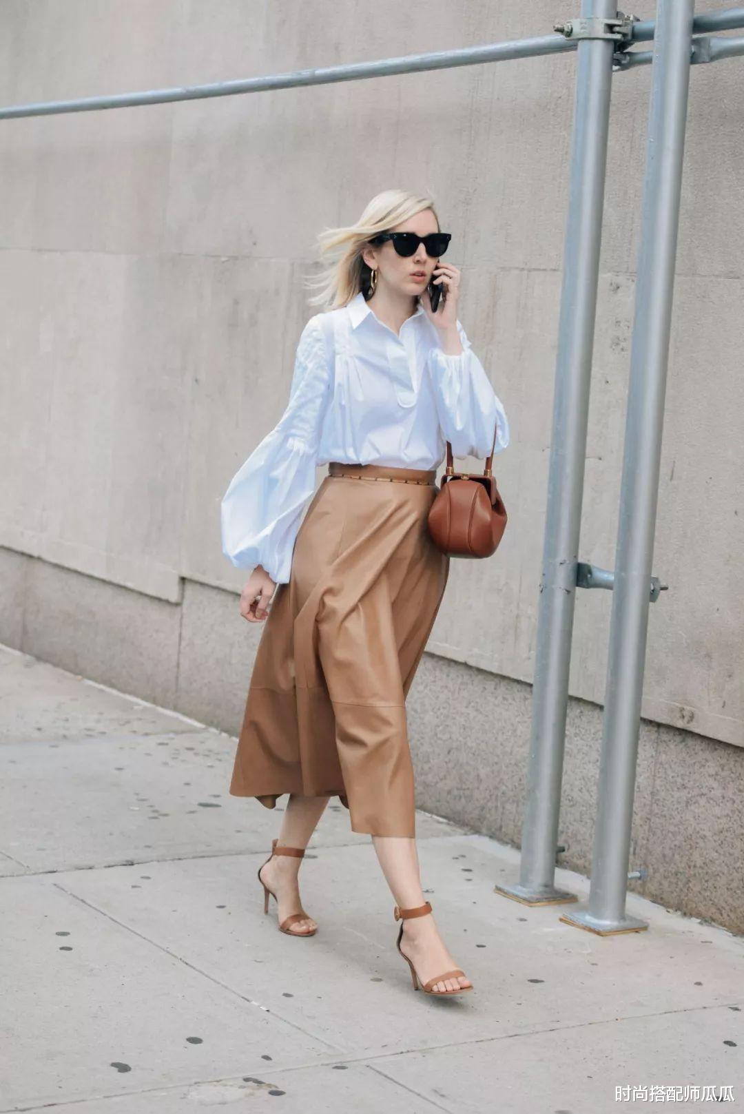 夏天穿“凉鞋”，建议避开这3种“廉价款式”，看着邋遢还没品味