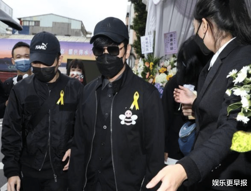 林俊杰|林俊杰现身送别恩师!悲痛发声:我会很想念老师