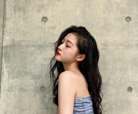 陈晓|关晓彤卡点晒合照为鹿晗庆生火上热搜，我却被她的好身材吸引了！