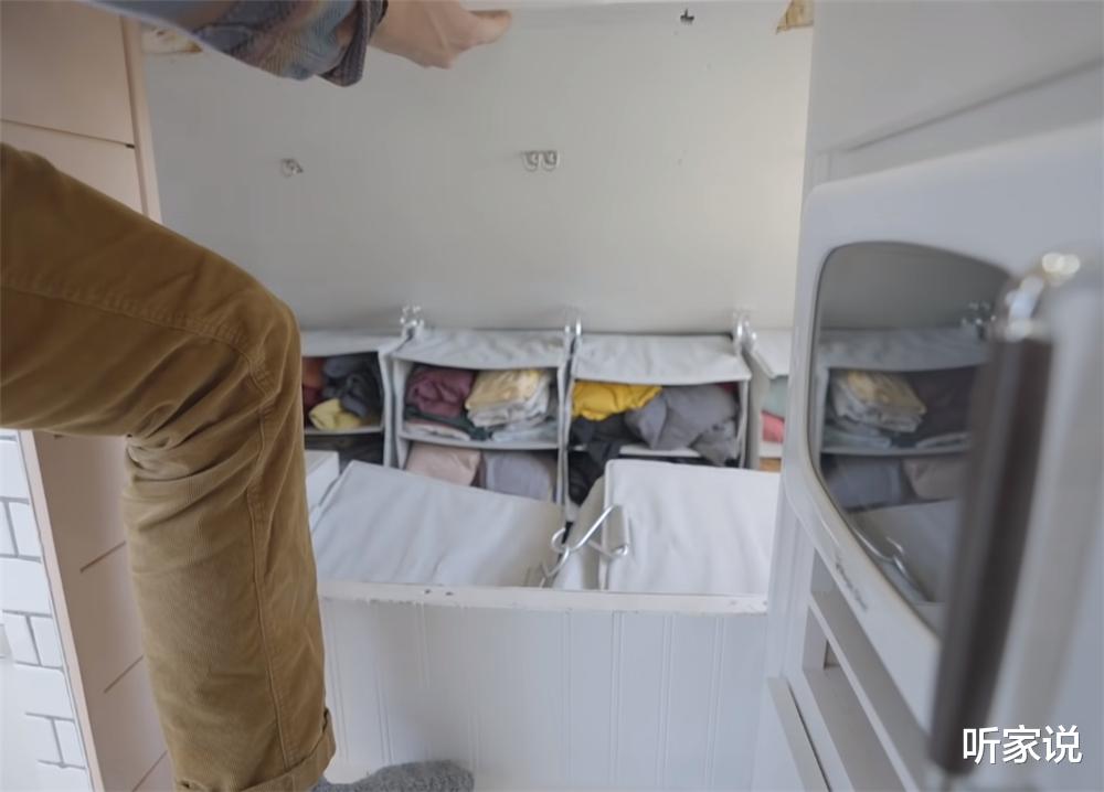 小夫妻在“螺蛳壳里做道场”:旧校车变24㎡蜗居,半平米都不浪费