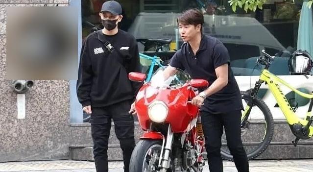 欧弟|林志颖骑单车与欧弟见面，曝欧弟在大陆狂捞金，离婚后换房买豪车