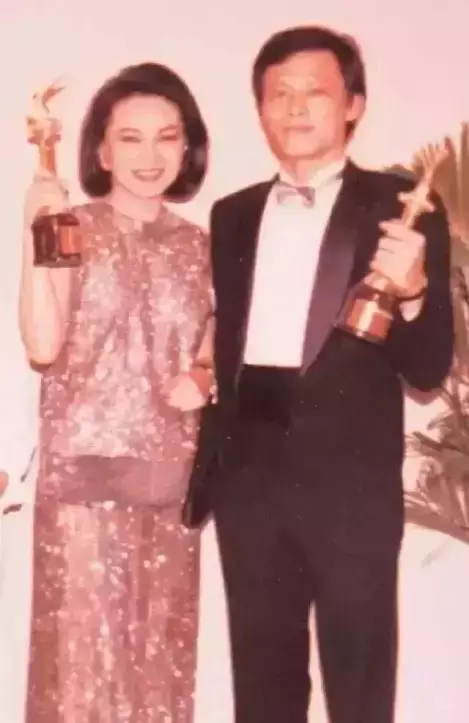 杨惠姗|她是林青霞的对手，两届金马影后，败光了亿万资产，却玩起了玻璃