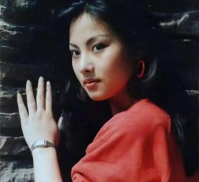 罗烈|乐韵的悲惨人生:辞演87版红楼梦,与罗烈私奔,被抛弃后绝望自杀