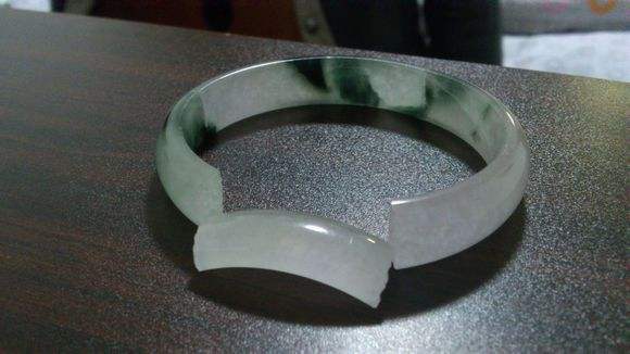 翡翠手镯|5000块预算，能买到什么样的翡翠手镯？