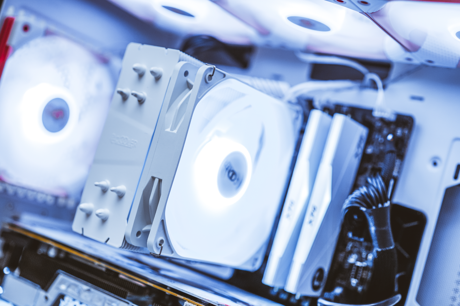 芯片|aigo YOGO K1寅虎娘IP联名机箱装机:当机箱被赋予国风属性