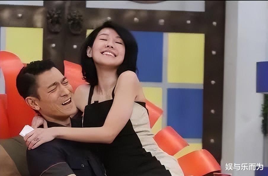 小S|44岁徐熙娣的难言之隐:表面乐观的女强人,背后家庭却是满地鸡毛