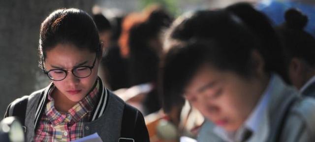 明星|明星也偏爱“体制内”？陈晓考编上岸，真实身份也随之浮出水面！